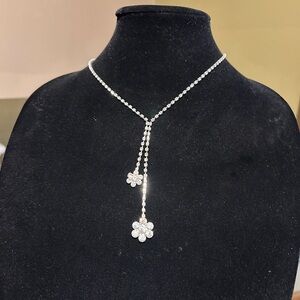 Elegant Silver Tone Flower Rhinestone Necklace